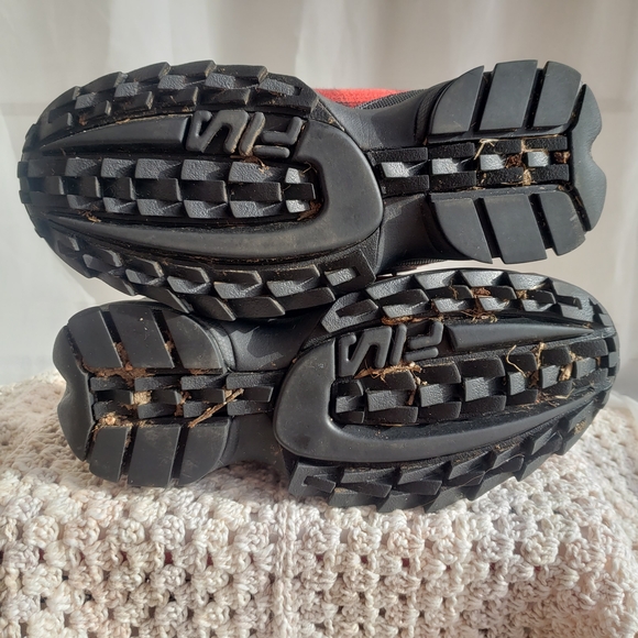 FILA Disruptor II Red & Black Plaid Sneakers - Picture 4 of 8